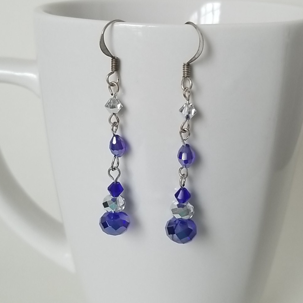 🎀3/$20 Beautiful handmade glass crystal earrings